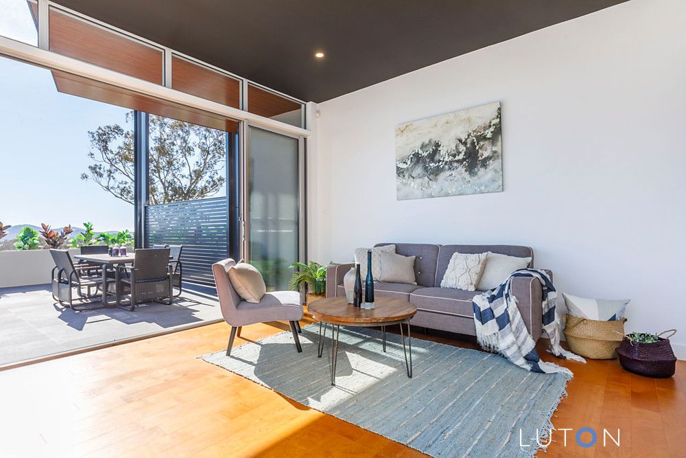 3/4 Endeavour Street, Red Hill ACT 2603, Image 2