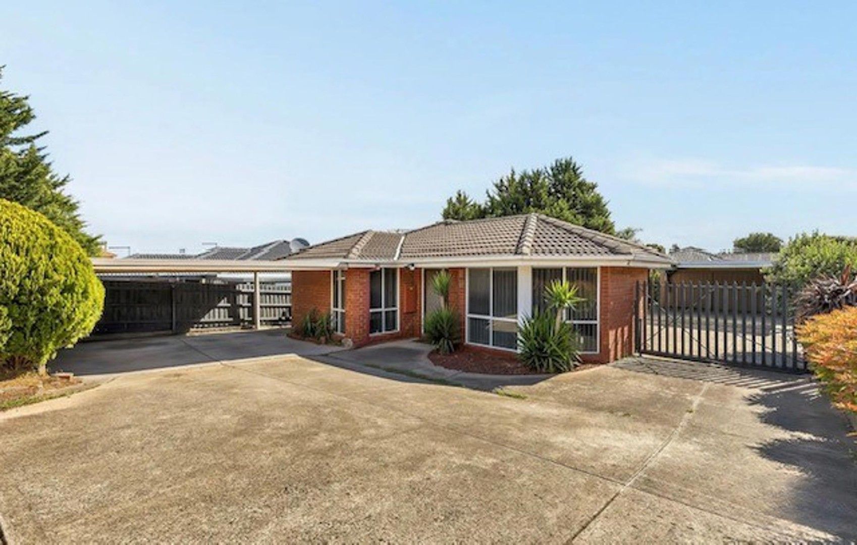 4 bedrooms House in 11 11 Ironbank Court MEADOW HEIGHTS VIC, 3048