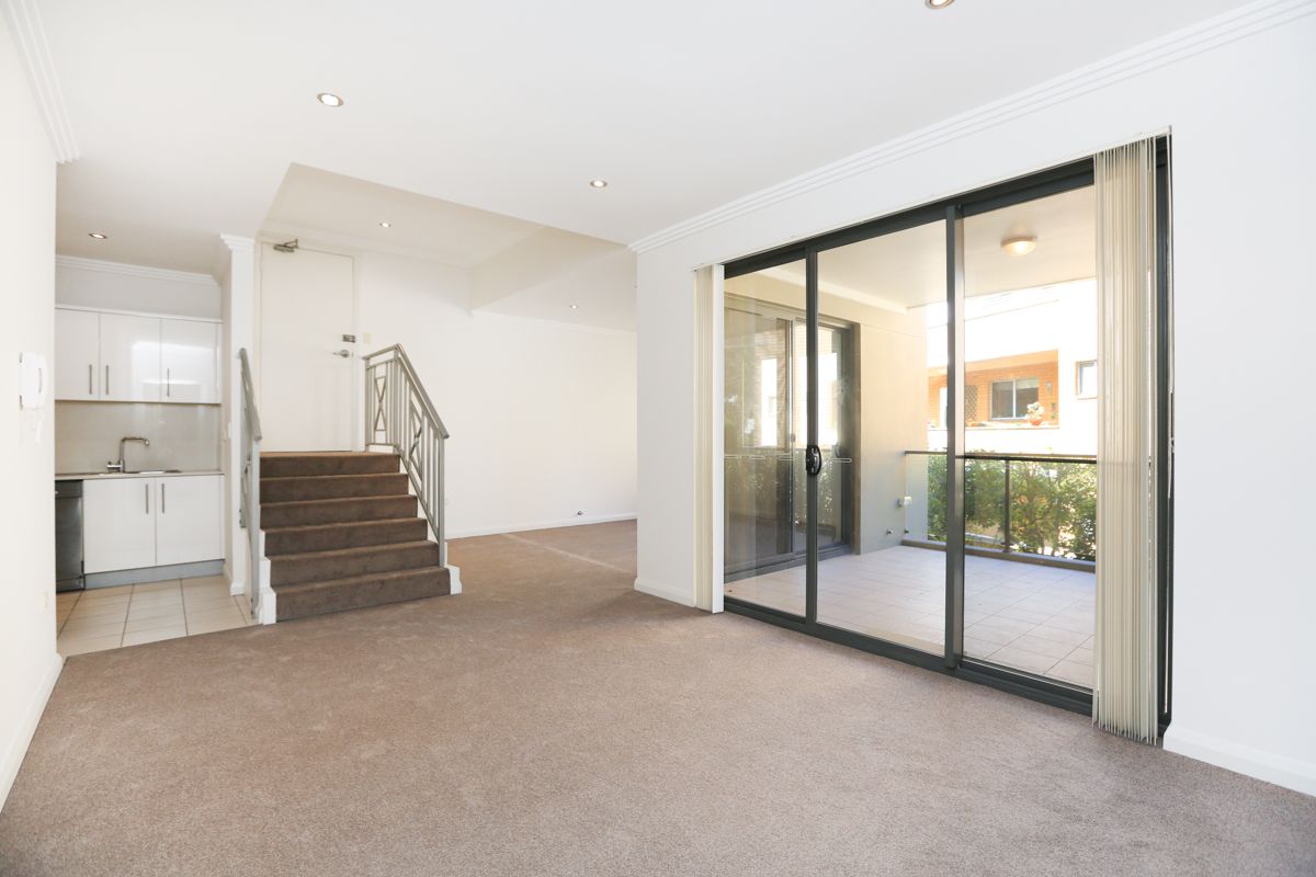 2 bedrooms Apartment / Unit / Flat in 17/31-35 Delmar Parade DEE WHY NSW, 2099