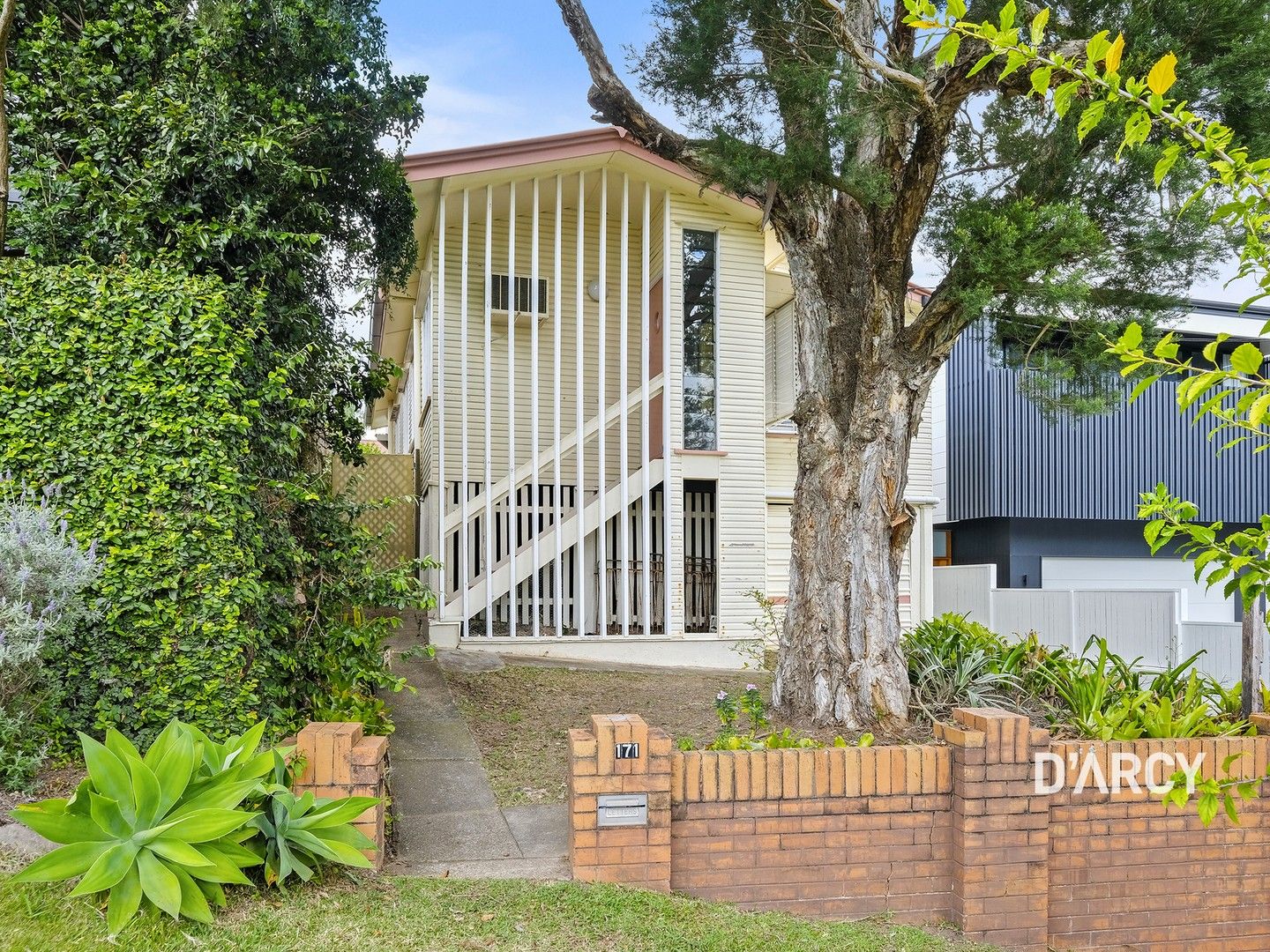 3 bedrooms House in 171 Empress Tce BARDON QLD, 4065