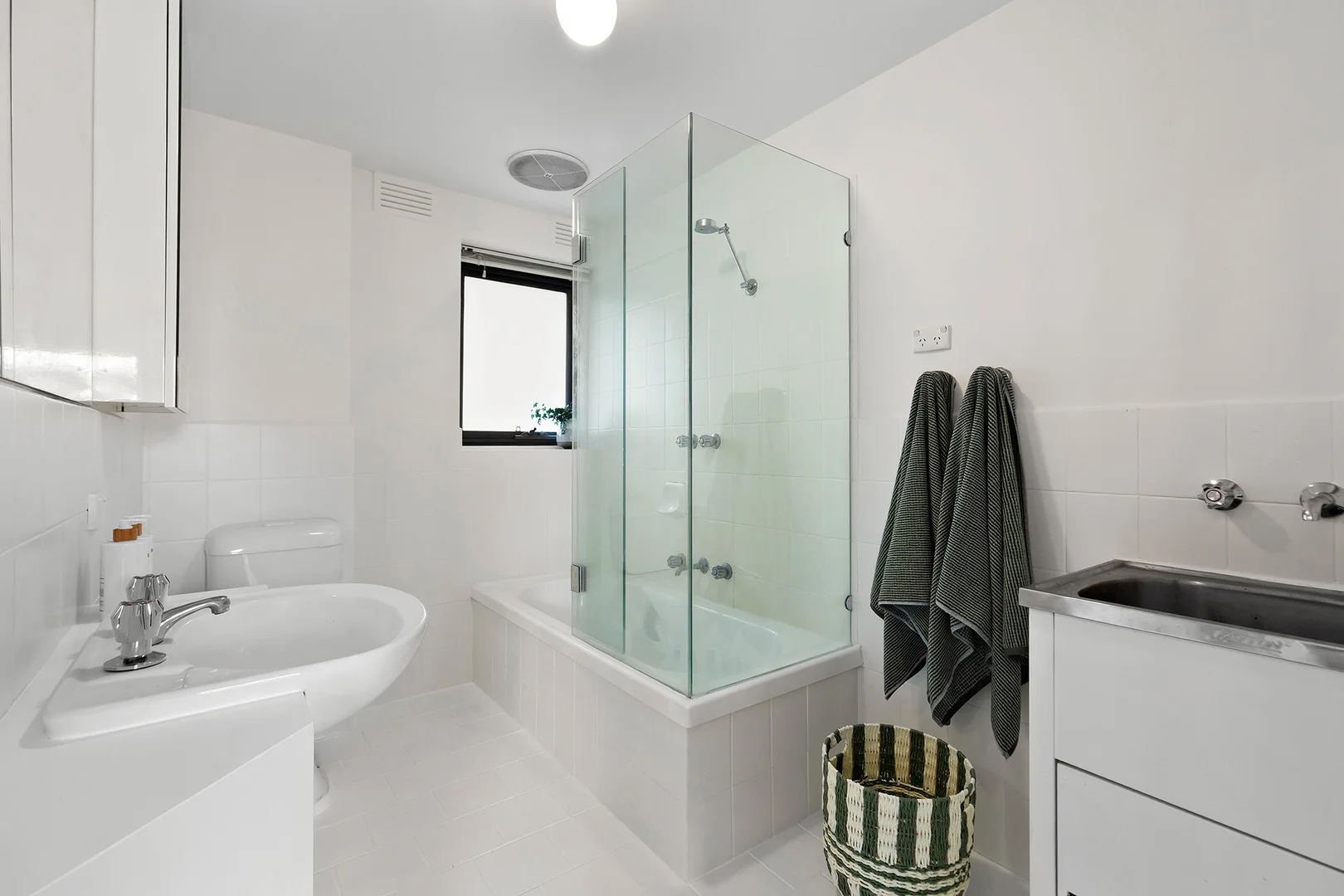 Additional image 9 of 3/35 Pine Avenue, Elwood VIC 3184