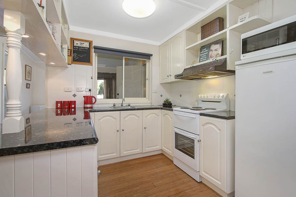 77 Hume Street, Howlong NSW 2643, Image 2