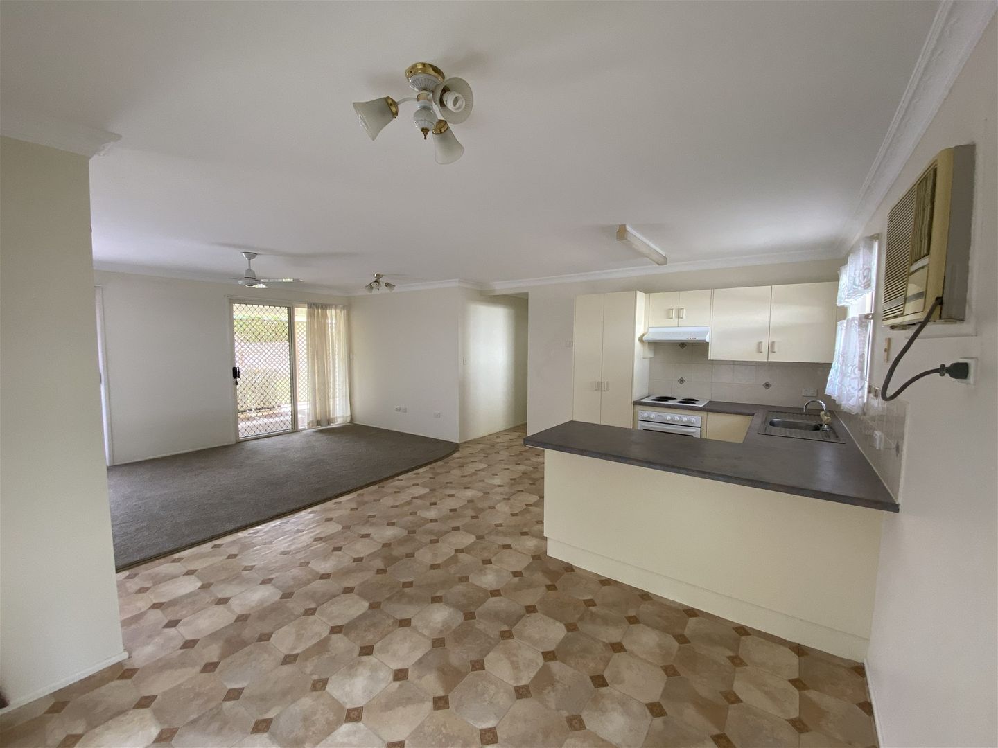 14A Peppermint Drive, Kawana QLD 4701, Image 2