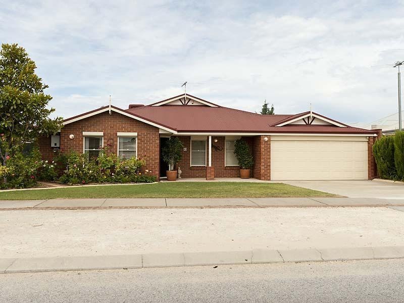 4 bedrooms House in 83 Lydon Boulevard, ATWELL WA, 6164