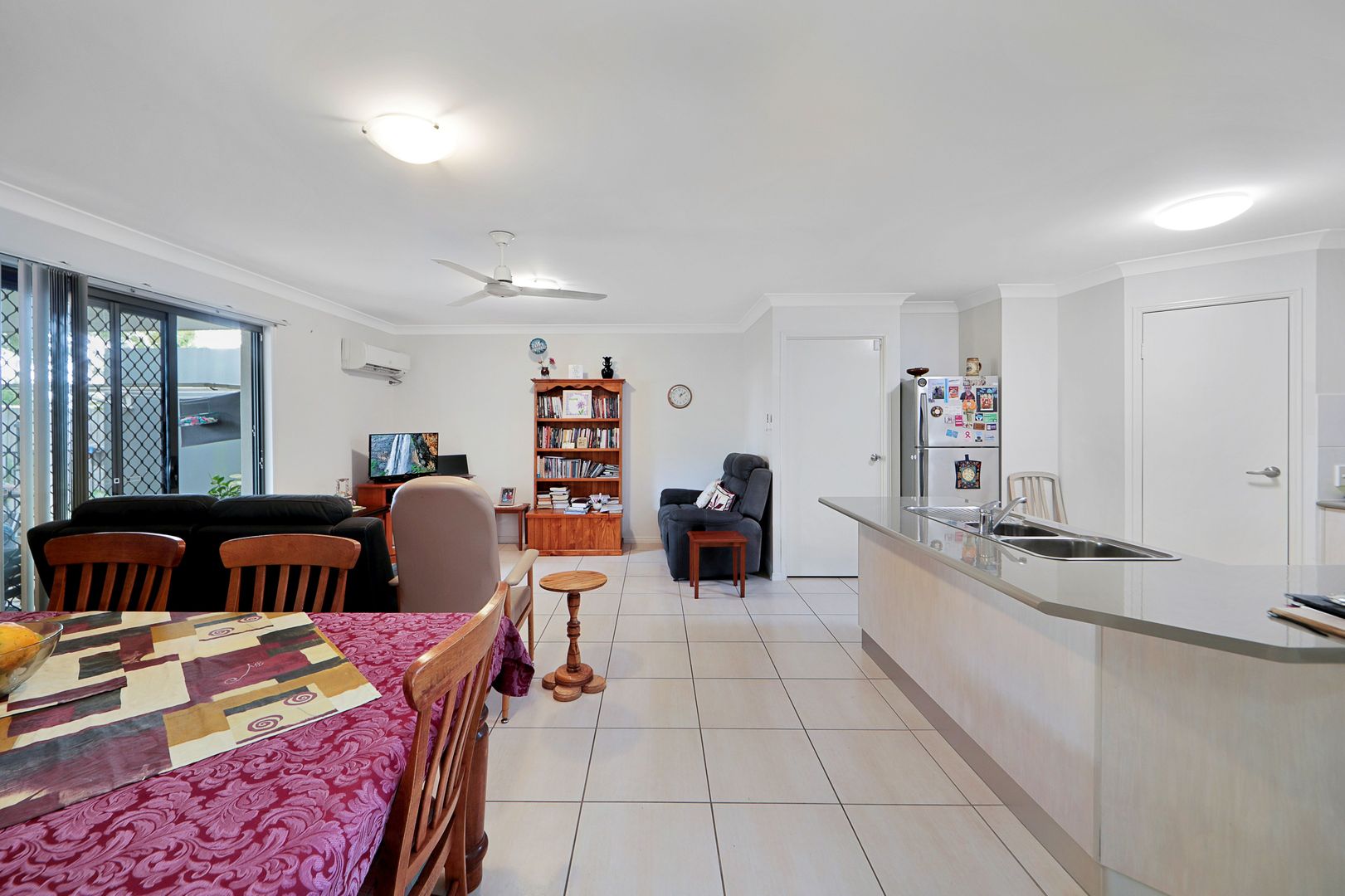 2/5 Keppel Crescent, Thabeban QLD 4670, Image 1