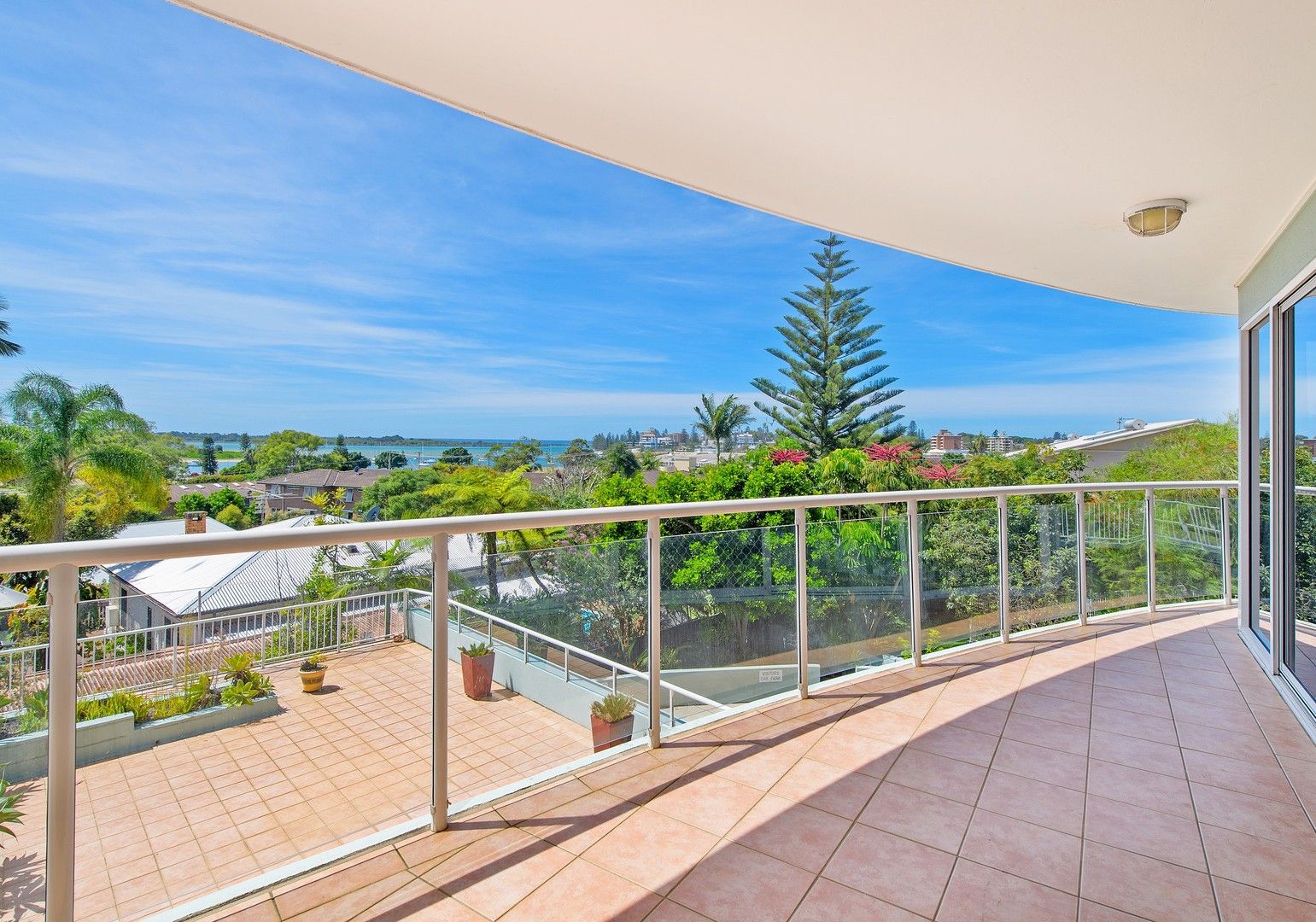 2 bedrooms Apartment / Unit / Flat in 205/18 Hilltop Crescent PORT MACQUARIE NSW, 2444
