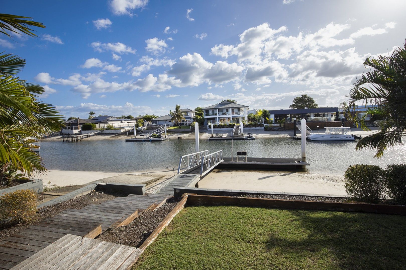 20 Drysdale Place, Paradise Point QLD 4216 House For Rent 1,550