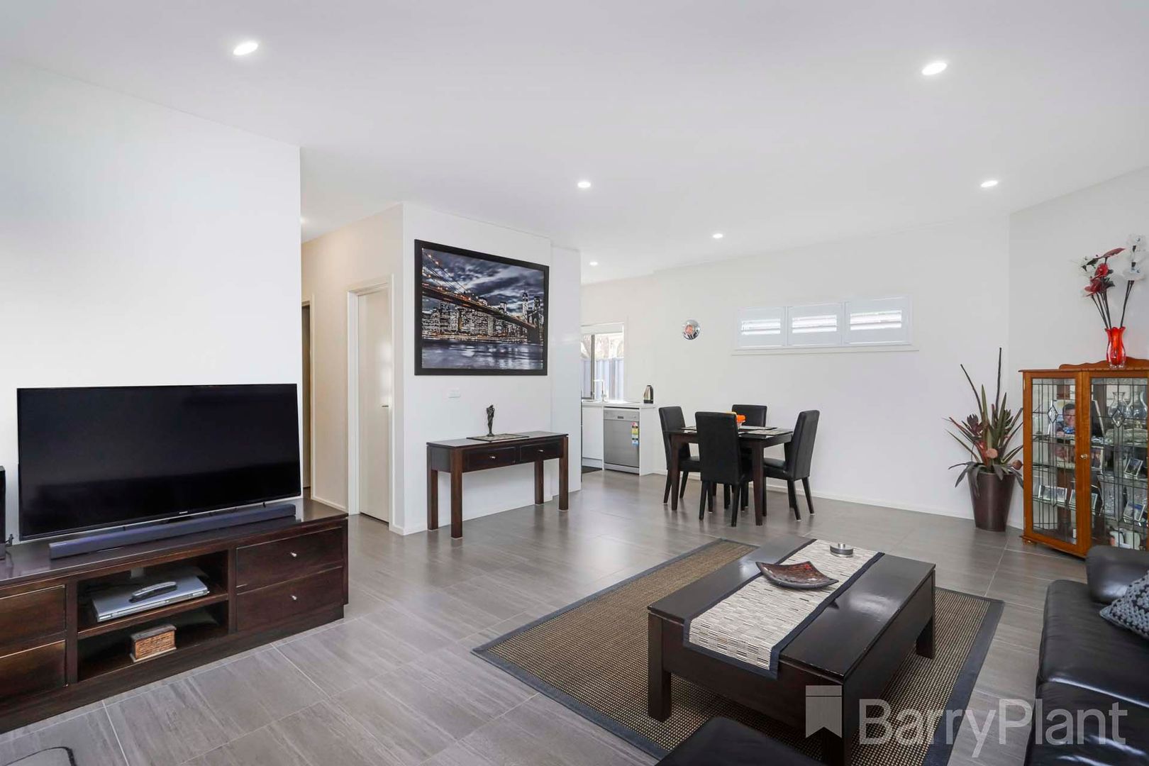 1/27 Ainsworth Street, Sunshine West VIC 3020, Image 2