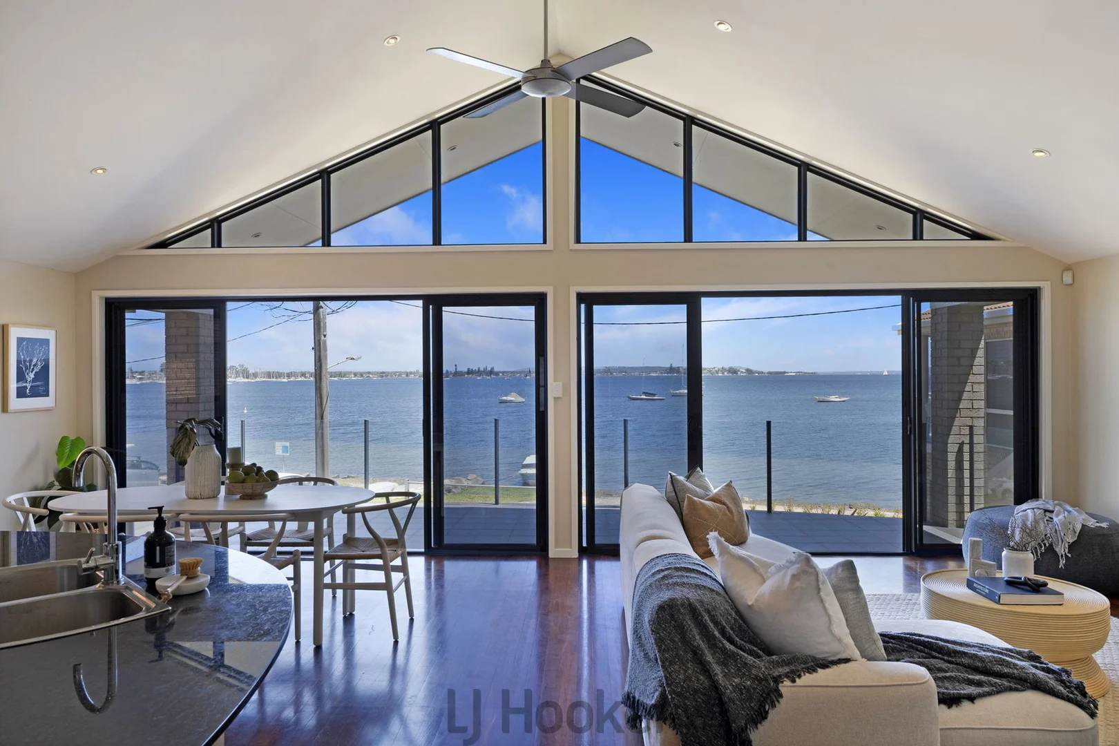 27 The Parade, Belmont NSW 2280