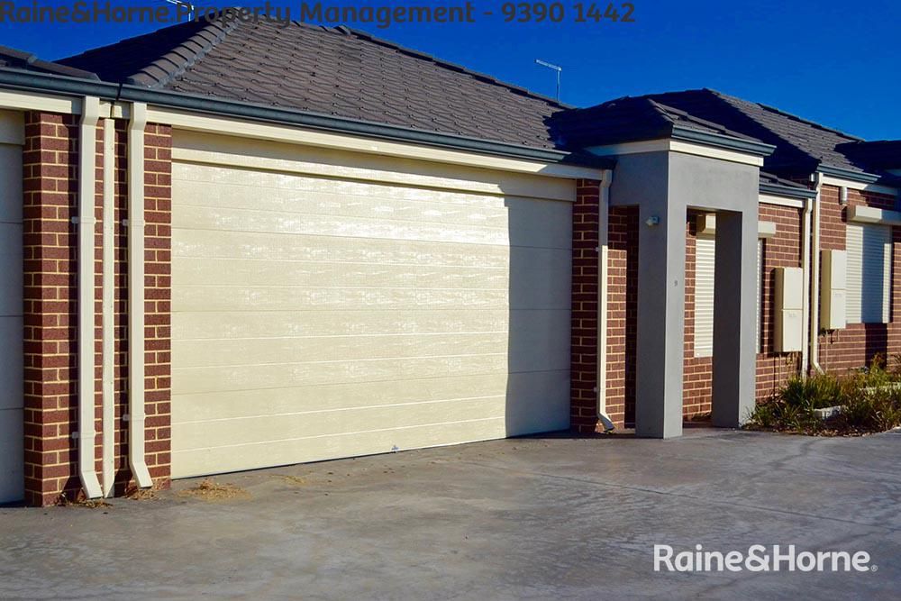 3 bedrooms Apartment / Unit / Flat in 1/102 Westfield Road KELMSCOTT WA, 6111