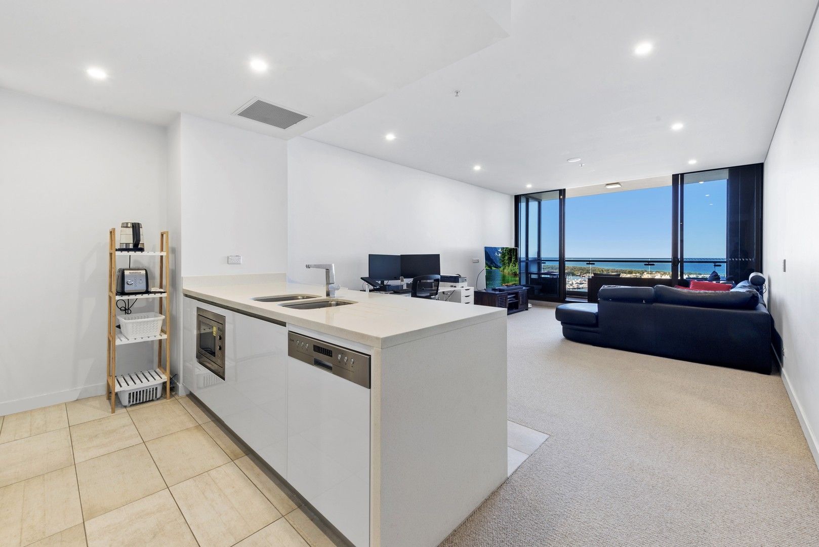 2 bedrooms Apartment / Unit / Flat in 2112/2 Como Crescent SOUTHPORT QLD, 4215