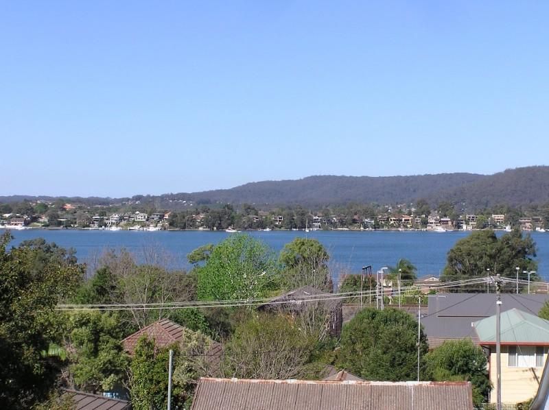 22 Hughes Street, Point Clare NSW 2250, Image 0