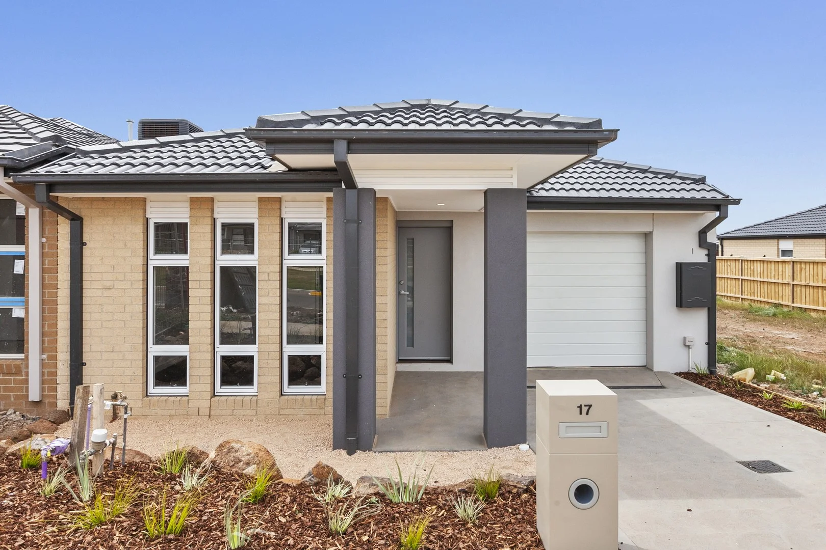 17 Tolkien Drive, Mambourin VIC 3024