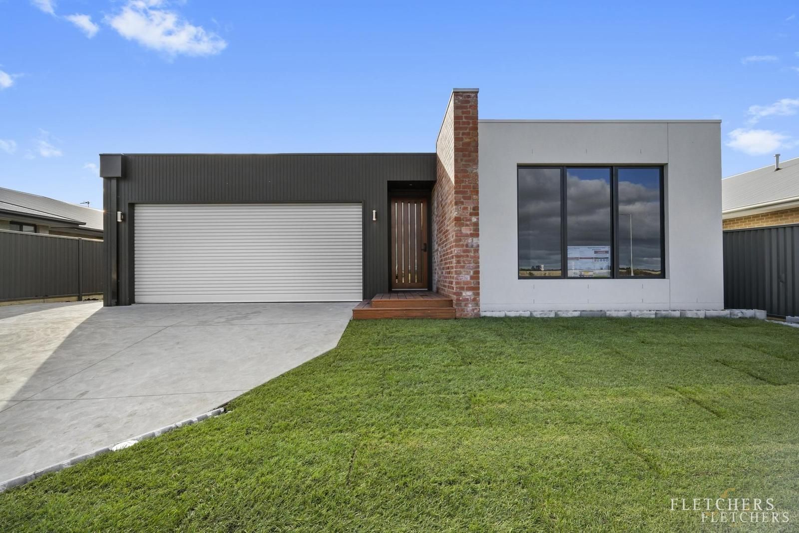 24 Mcleod Crescent, Lucas VIC 3350, Image 2