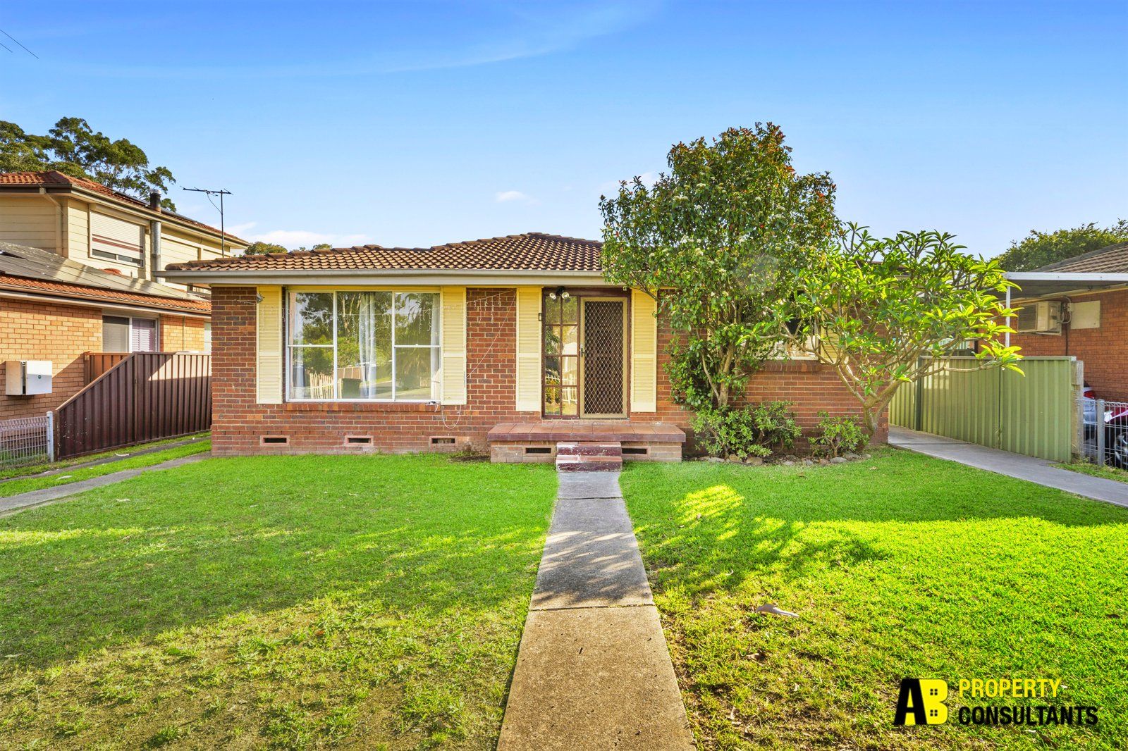 3 bedrooms House in 12 Gerald Crescent DOONSIDE NSW, 2767