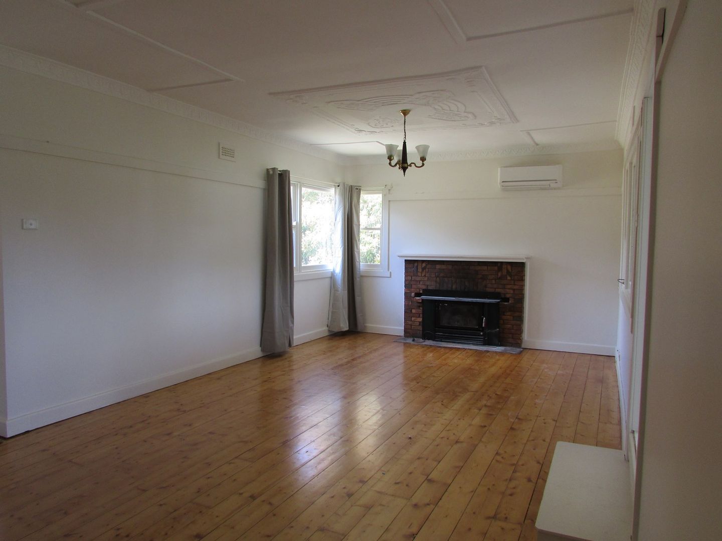 92 Central Springs Road, Daylesford VIC 3460, Image 2