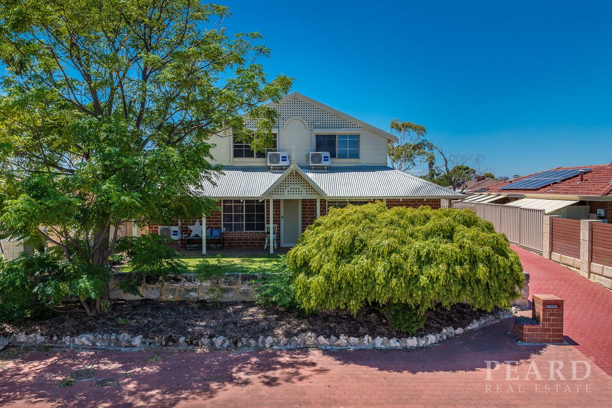 4 bedrooms House in 32 Dunmore Circuit MERRIWA WA, 6030