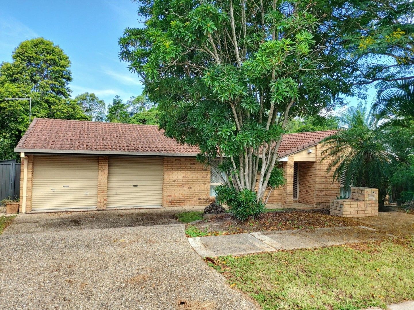 4 bedrooms House in 13 Nardie Street EIGHT MILE PLAINS QLD, 4113