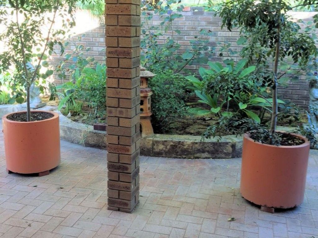 2 bedrooms Villa in 12/143 Railway Parade MOUNT LAWLEY WA, 6050