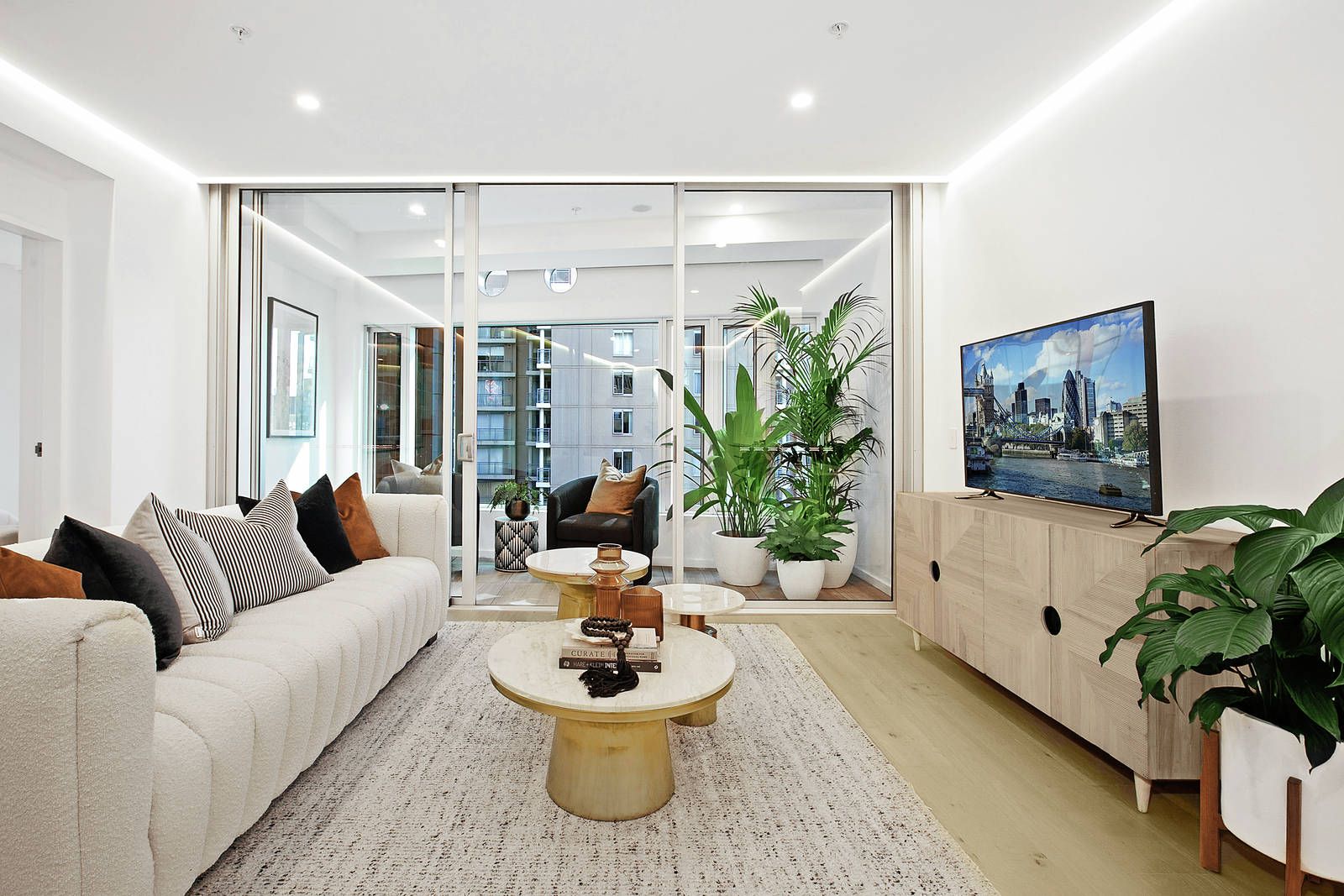 1302/116 Bathurst Street, Sydney NSW 2000 Domain