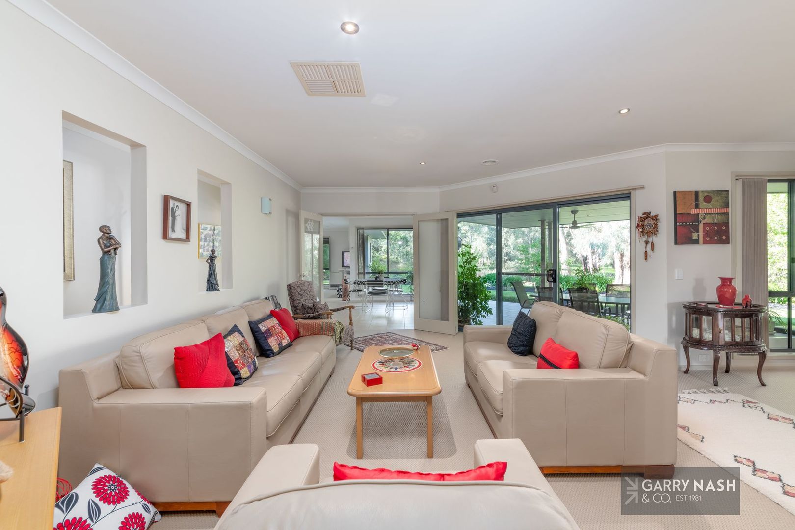 2 Cambridge Drive, Wangaratta VIC 3677, Image 2