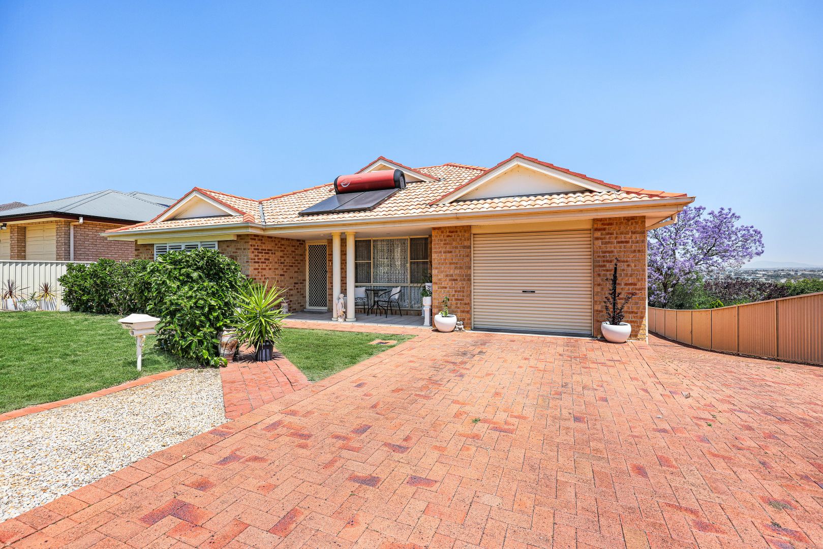 18 Ventnor Drive, North Tamworth NSW 2340