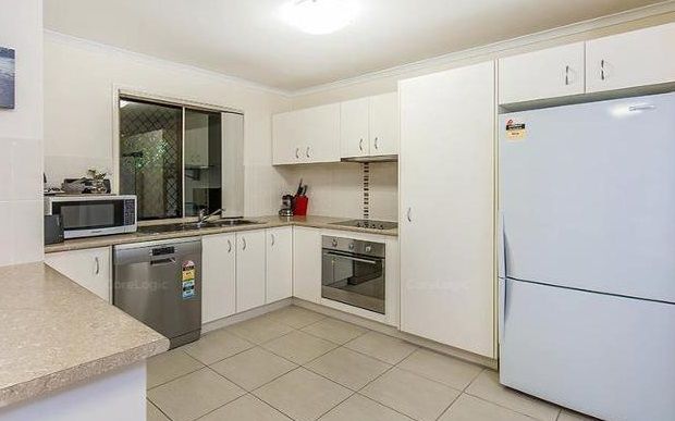 2/1 Gerald Avenue, Clontarf QLD 4019, Image 2