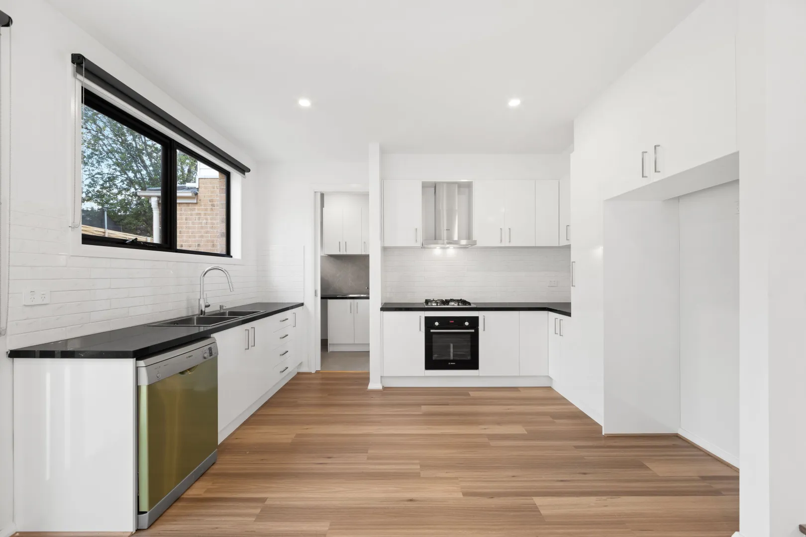 Luxury Living in the Prestigious Matthews Hill Precinct - View 4