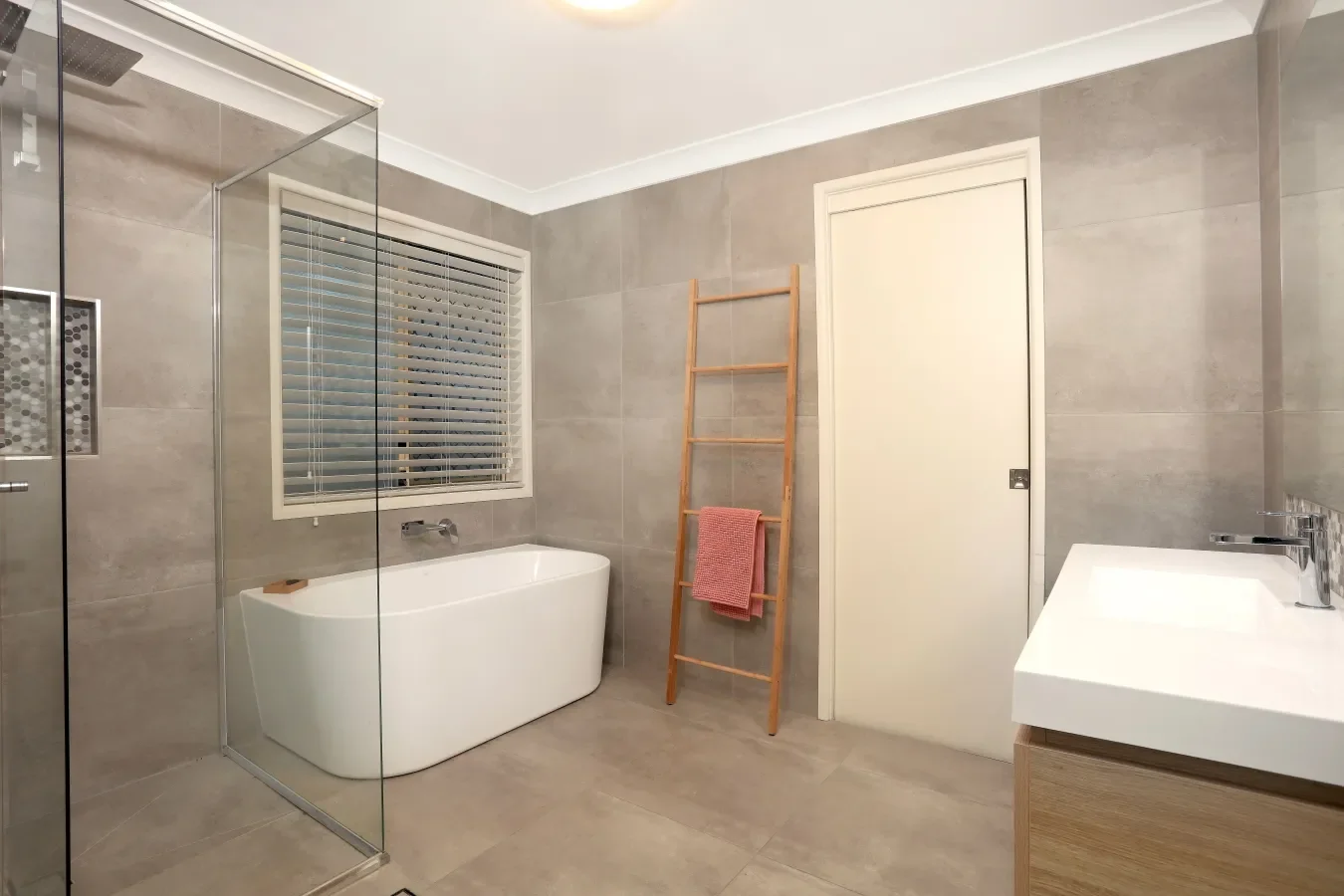 Additional image 10 of 7 Zeller Cres, Arundel QLD 4214