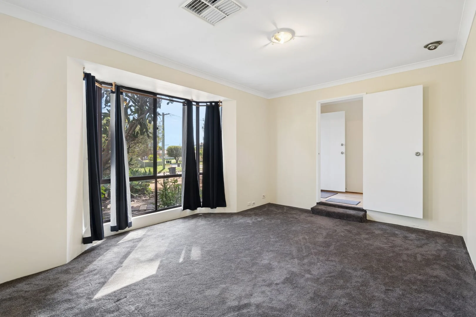 Additional image 2 of 16 Dionne Place, Gosnells WA 6110