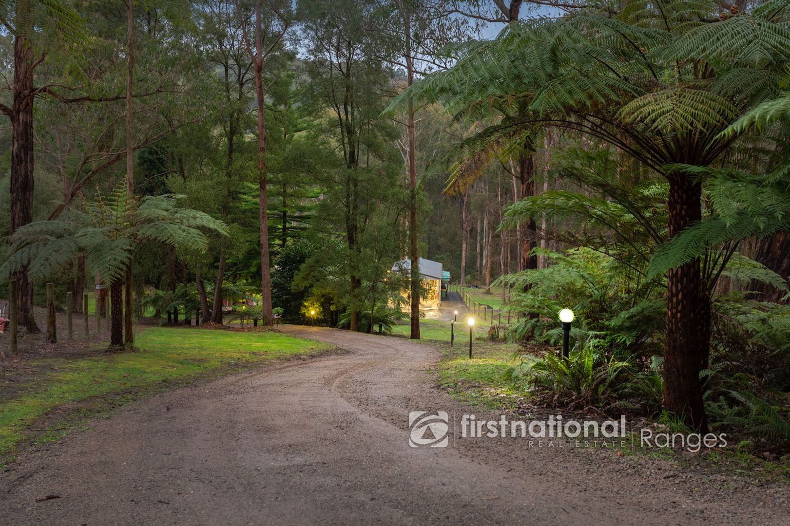 25 Mountain Road, Cockatoo VIC 3781, Image 1