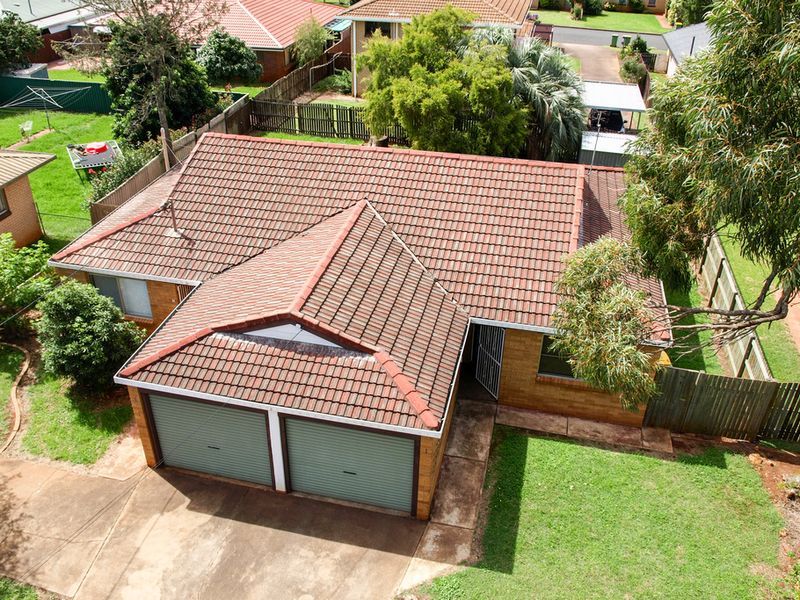 1 & 2/9 Regent Street, DARLING HEIGHTS QLD 4350, Image 0