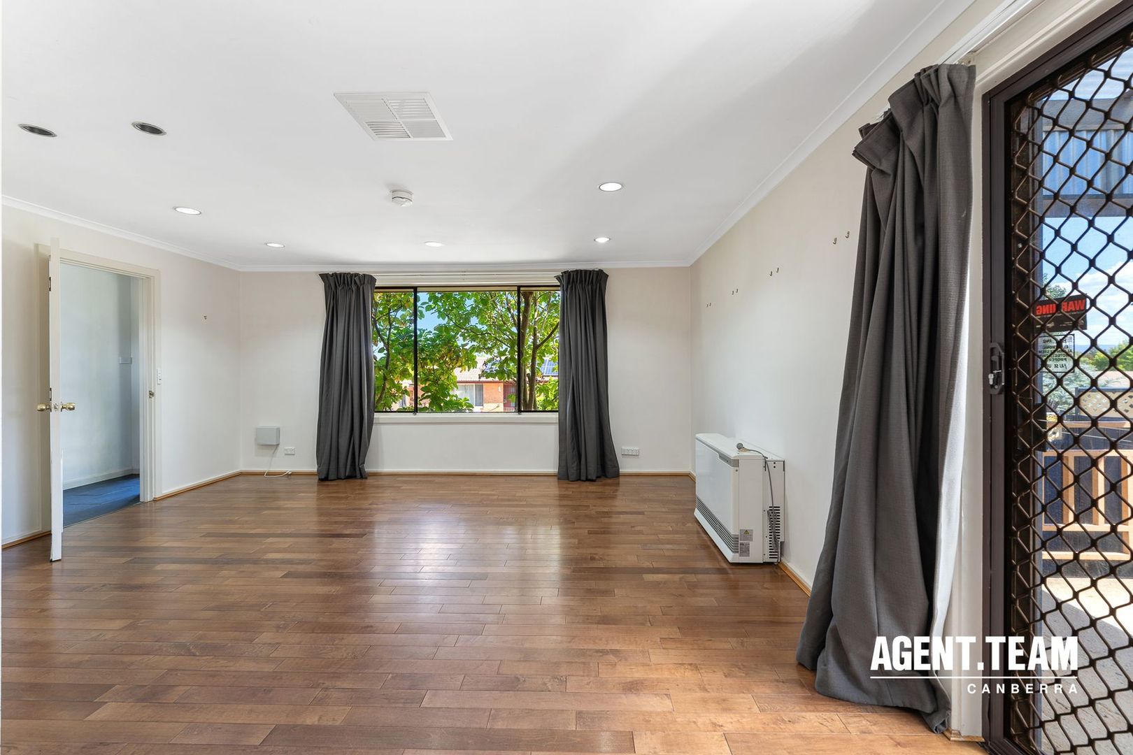 3 Schaffer Place, Charnwood ACT 2615, Image 2