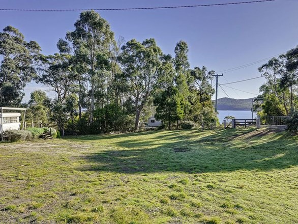 6 Wedge Avenue, White Beach TAS 7184