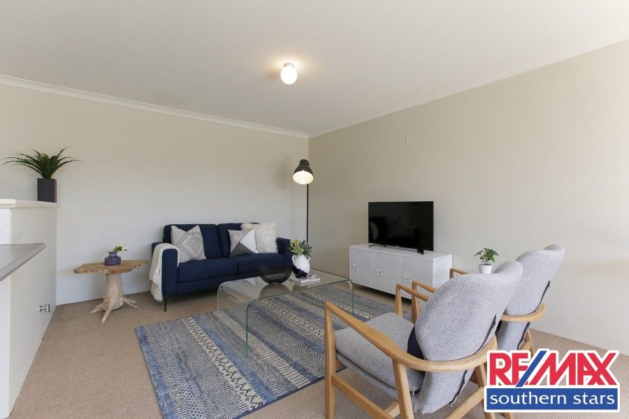 8/12 Kaliamba Court, Cannington WA 6107, Image 2