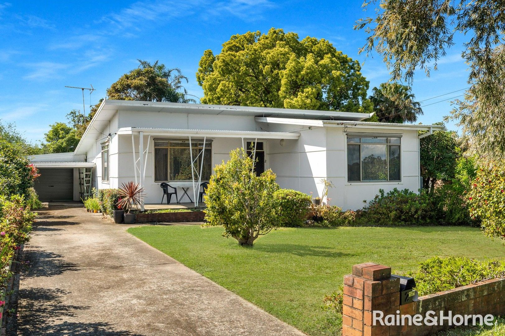 3 bedrooms House in 2 Crest Avenue NORTH NOWRA NSW, 2541