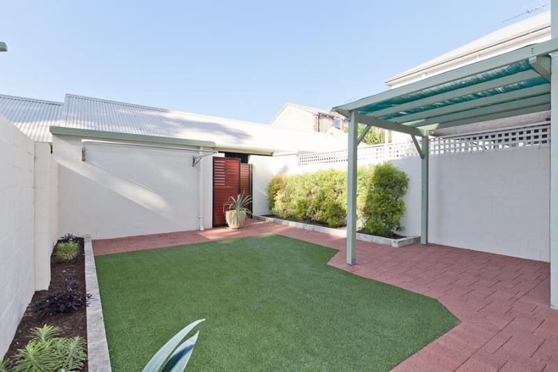 3 bedrooms Townhouse in 4/118 Solomon Street FREMANTLE WA, 6160