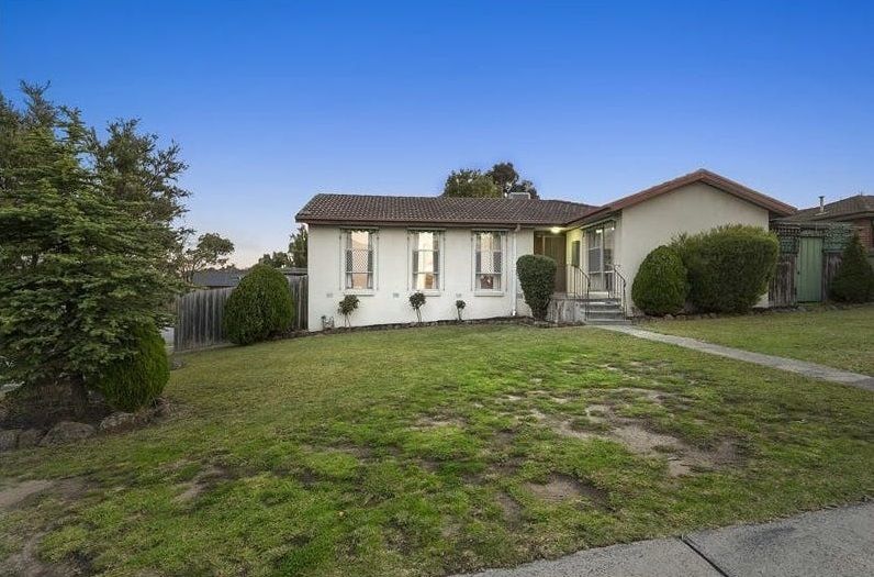 4 bedrooms House in 6 Amalfi Drive ENDEAVOUR HILLS VIC, 3802