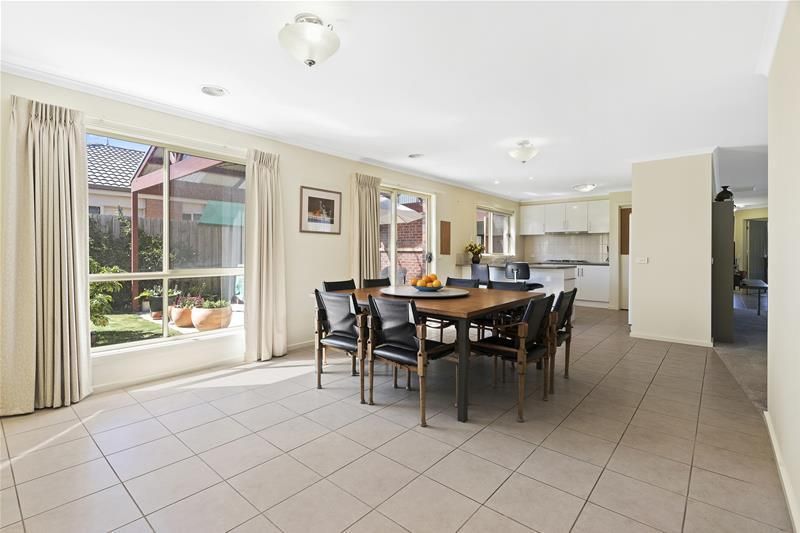 16 Silver Gull Court, Leopold VIC 3224, Image 2