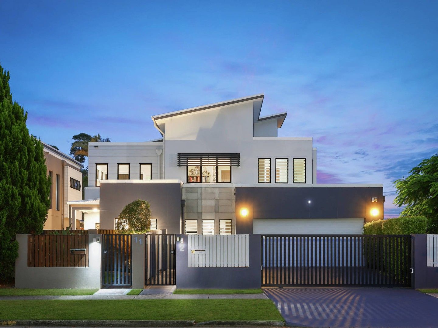 3 bedrooms House in 2/11 Tahiti Avenue PALM BEACH QLD, 4221