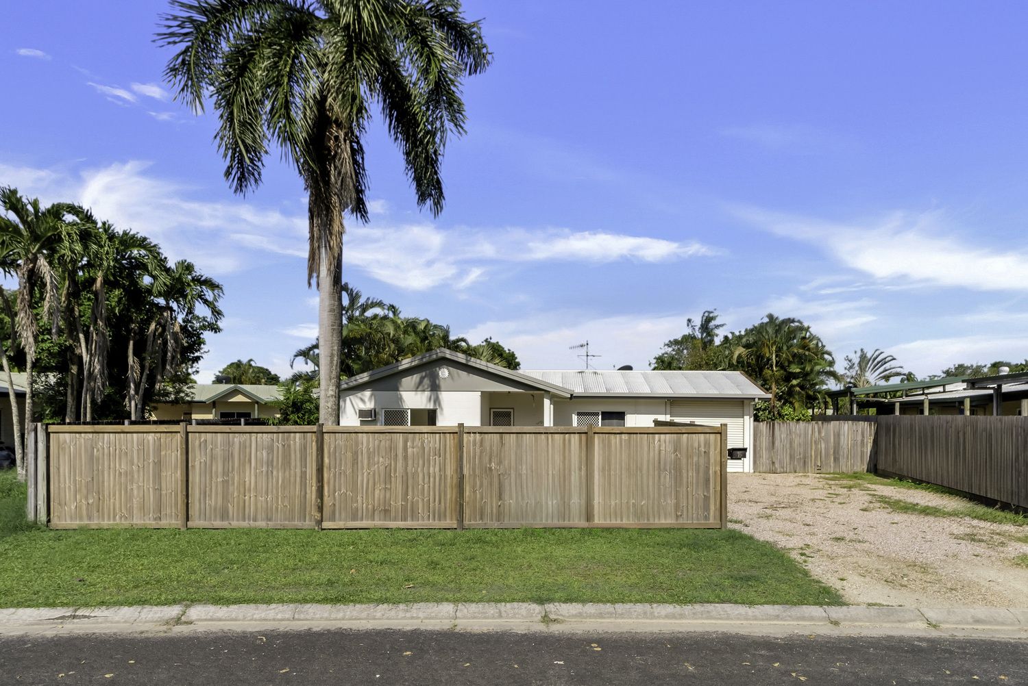 4 bedrooms House in 16 Jordan Street EDMONTON QLD, 4869
