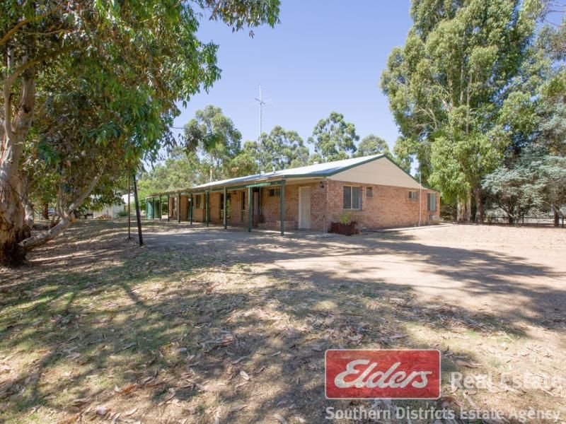 4 bedrooms House in 27 McTaggart Road CAPEL WA, 6271