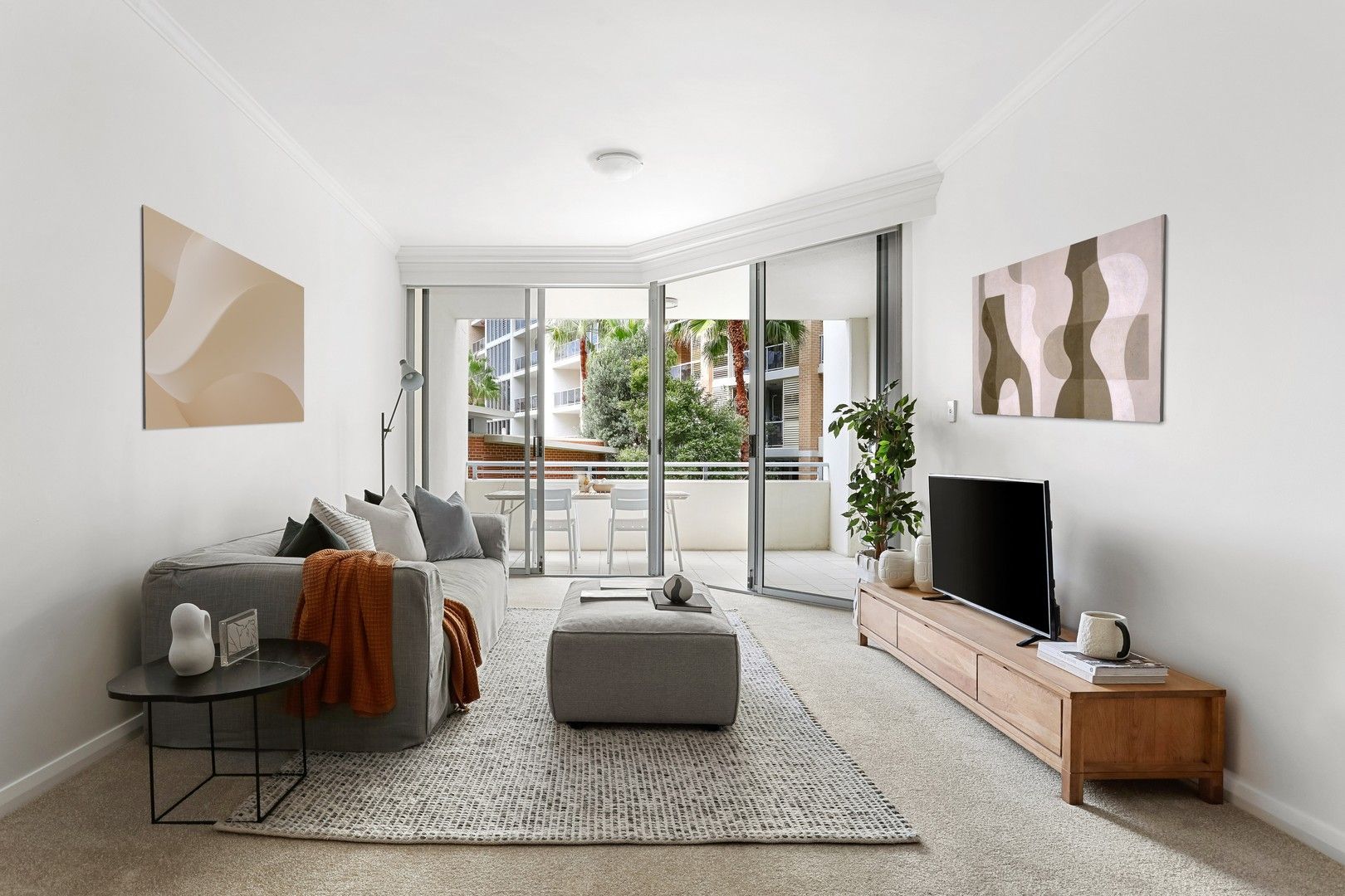 3 bedrooms Apartment / Unit / Flat in 171/806 Bourke Street WATERLOO NSW, 2017