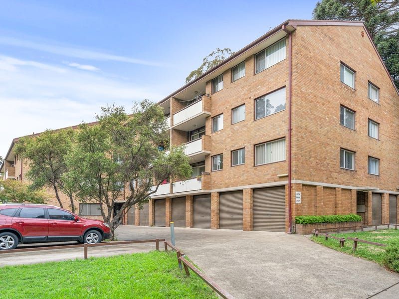 2 bedrooms House in 8/127 The Crescent FAIRFIELD NSW, 2165
