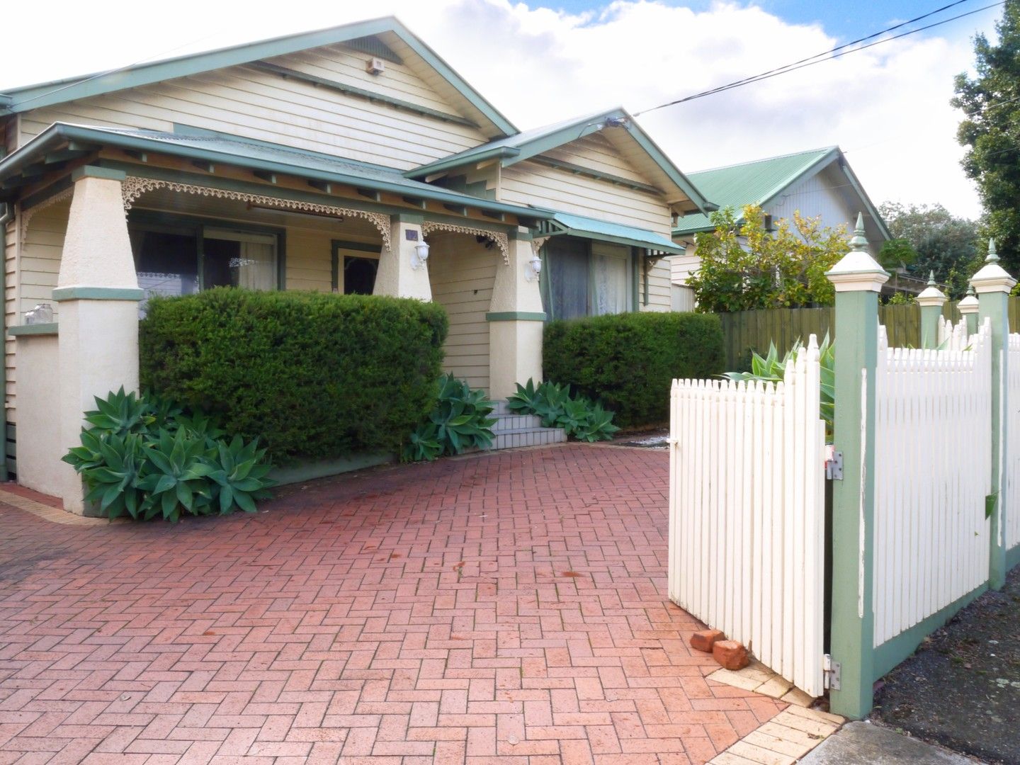 4 bedrooms House in 12 Zeal St BRUNSWICK WEST VIC, 3055
