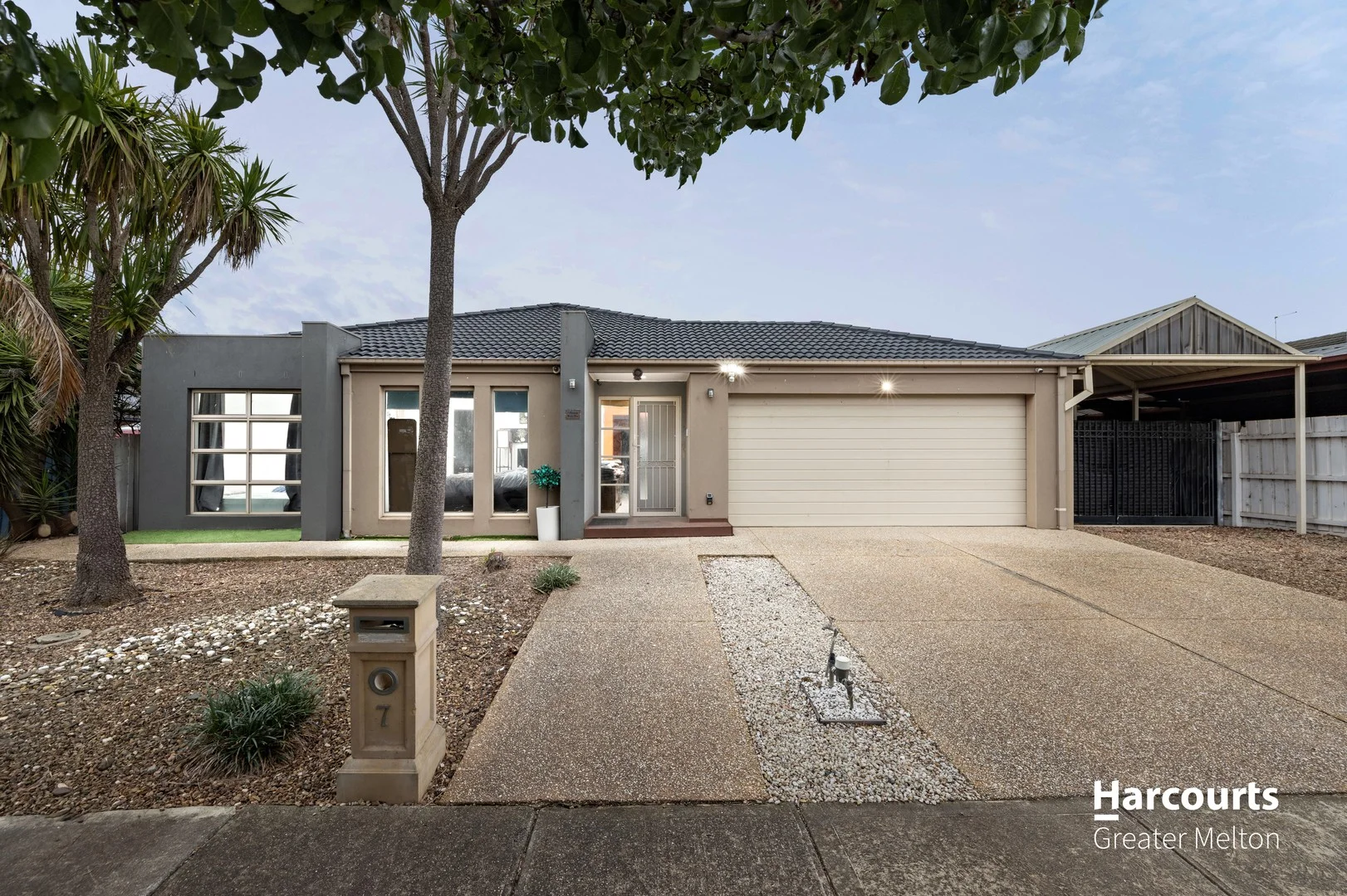 7 Ridgeway, Melton West VIC 3337