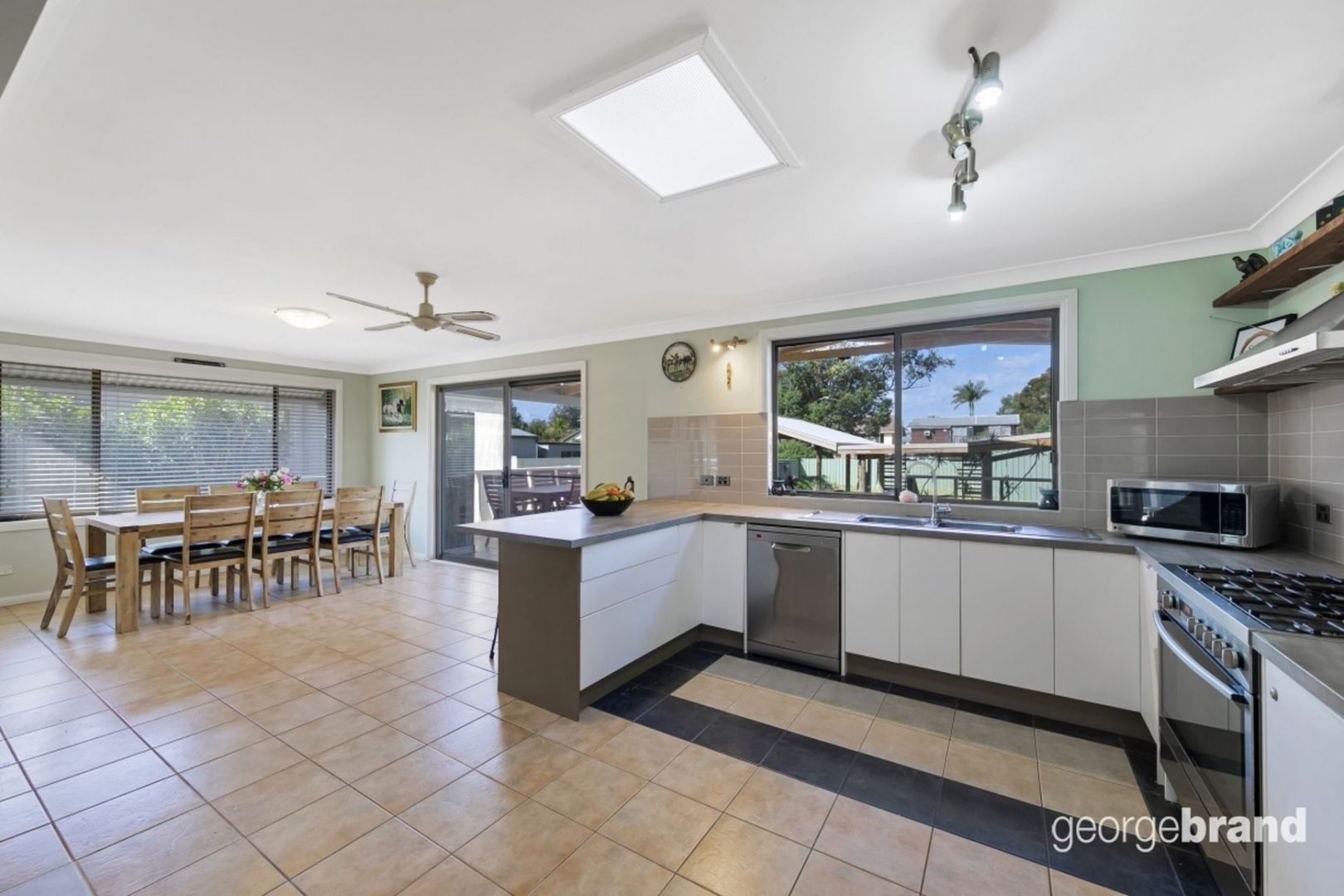 107 Oberon Road, Chittaway Bay NSW 2261, Image 2