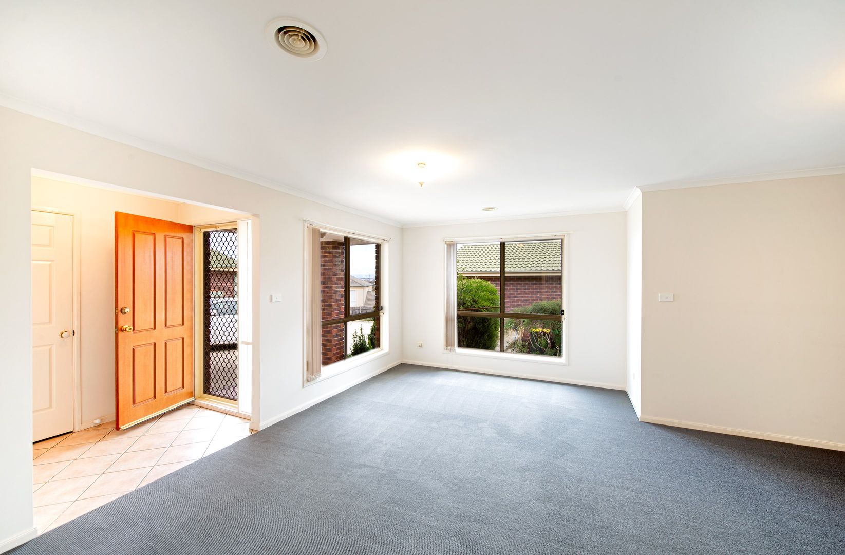 2/15 Barrington Crescent, Amaroo ACT 2914, Image 2