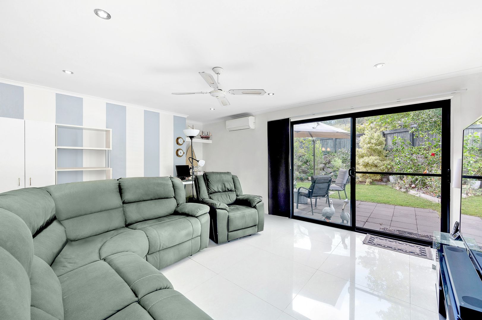 2/28 Flounder Crescent, Toolooa QLD 4680, Image 2