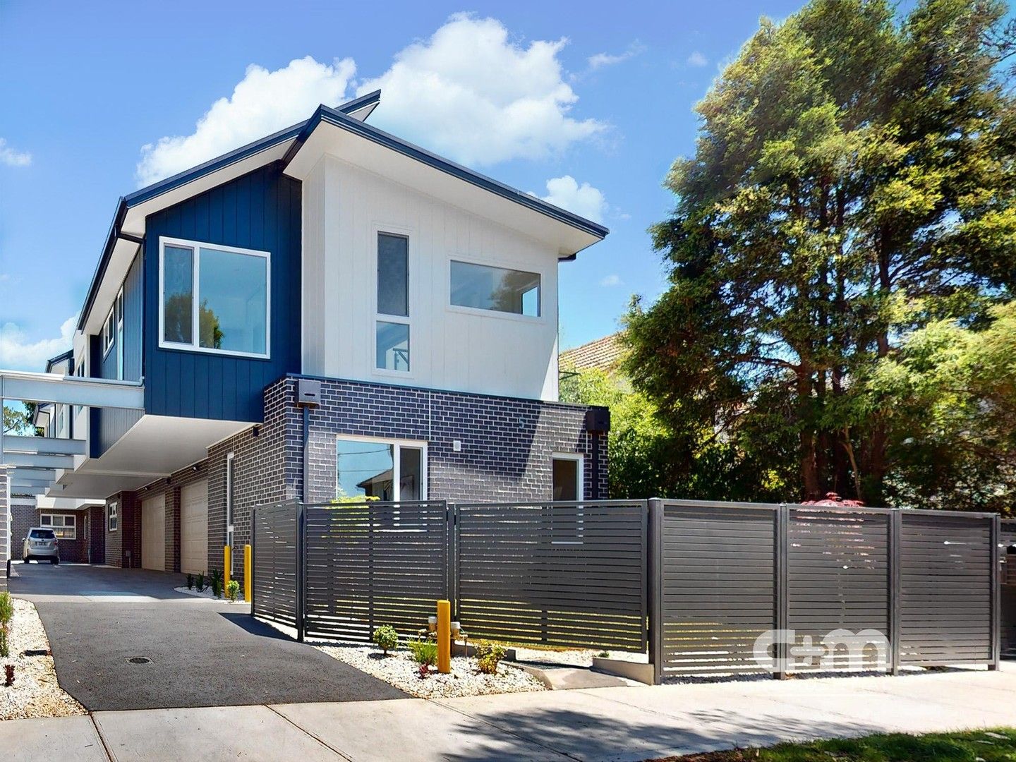 3 bedrooms Apartment / Unit / Flat in 2/5 Somerset Street PASCOE VALE VIC, 3044